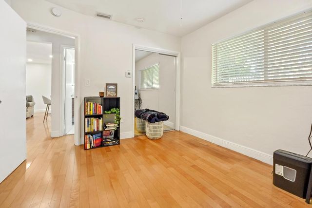 1401 NE 14th Street, Fort Lauderdale, FL 33304