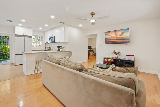 1401 NE 14th Street, Fort Lauderdale, FL 33304