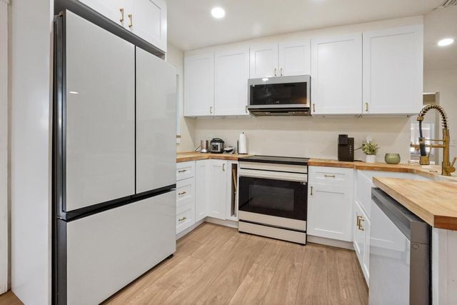 1401 NE 14th Street, Fort Lauderdale, FL 33304