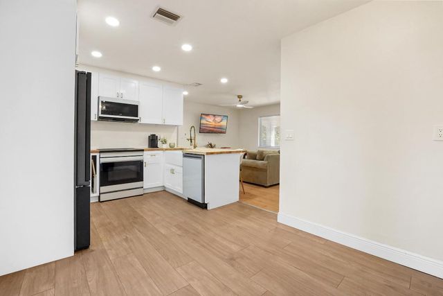 1401 NE 14th Street, Fort Lauderdale, FL 33304