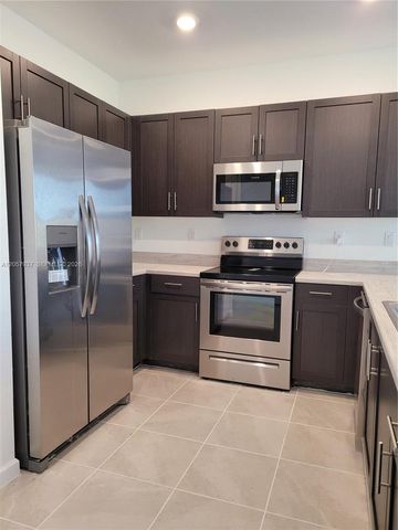 28726 SW 132nd Ct, Homestead, FL 33033