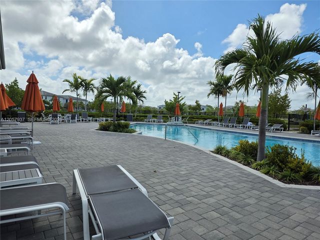 28726 SW 132nd Ct, Homestead, FL 33033