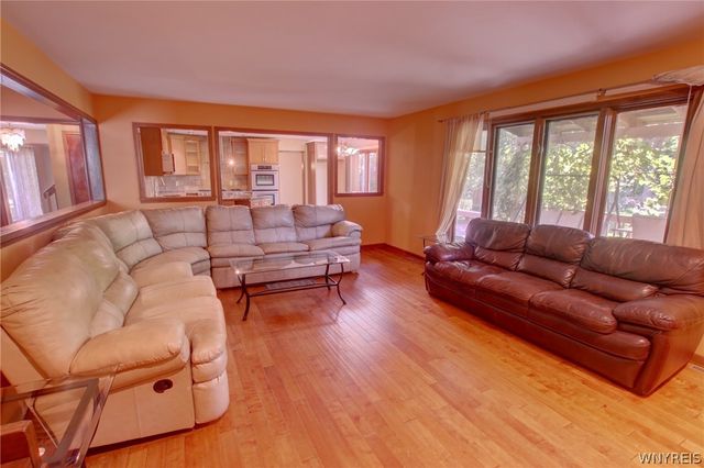 261 Londonderry Lane, Amherst, NY 14068