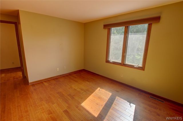 261 Londonderry Lane, Amherst, NY 14068