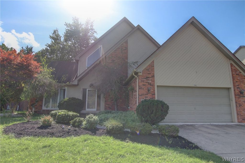 261 Londonderry Lane, Amherst, NY 14068