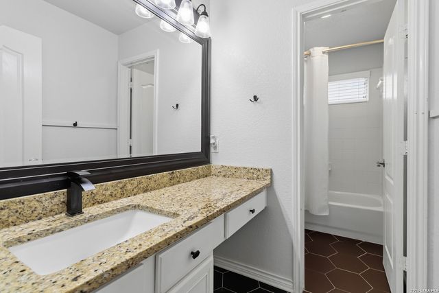 21219 Villa Valencia, San Antonio, TX 78258