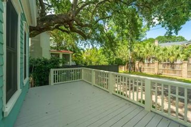 34 Eastlake Road, Mount Pleasant, SC 29464