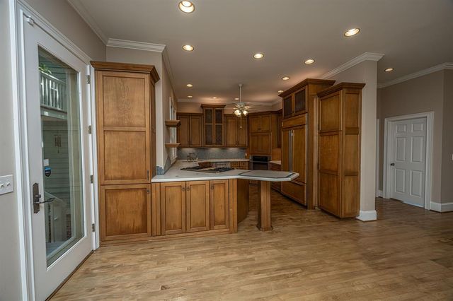 34 Eastlake Road, Mount Pleasant, SC 29464