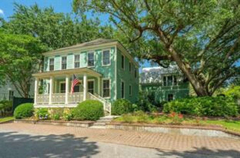 34 Eastlake Road, Mount Pleasant, SC 29464