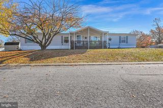 14 SPRUCE LN, Manchester, PA 17345