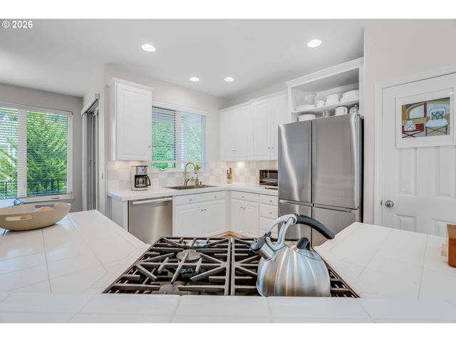 2526 Nw MARSDEN Pl, Portland, OR 97229