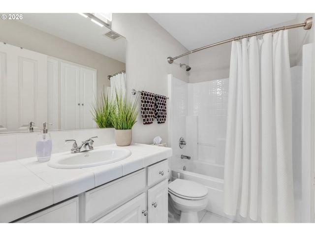 2526 Nw MARSDEN Pl, Portland, OR 97229
