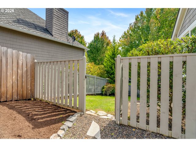 2526 Nw MARSDEN Pl, Portland, OR 97229