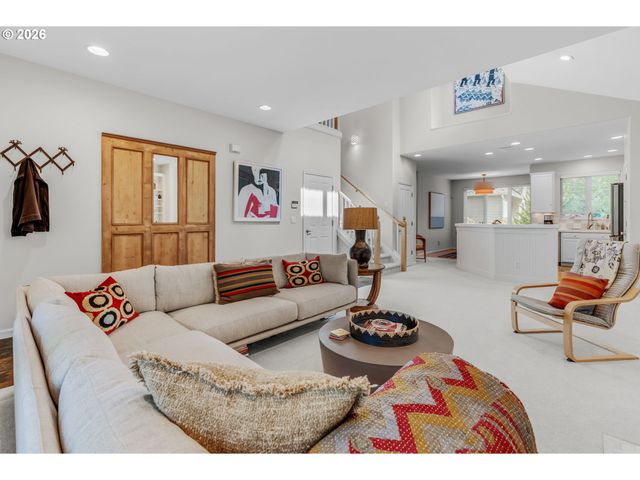 2526 Nw MARSDEN Pl, Portland, OR 97229