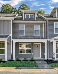 139 Quarry Point Dr # D-141, Clarksville, TN 37043