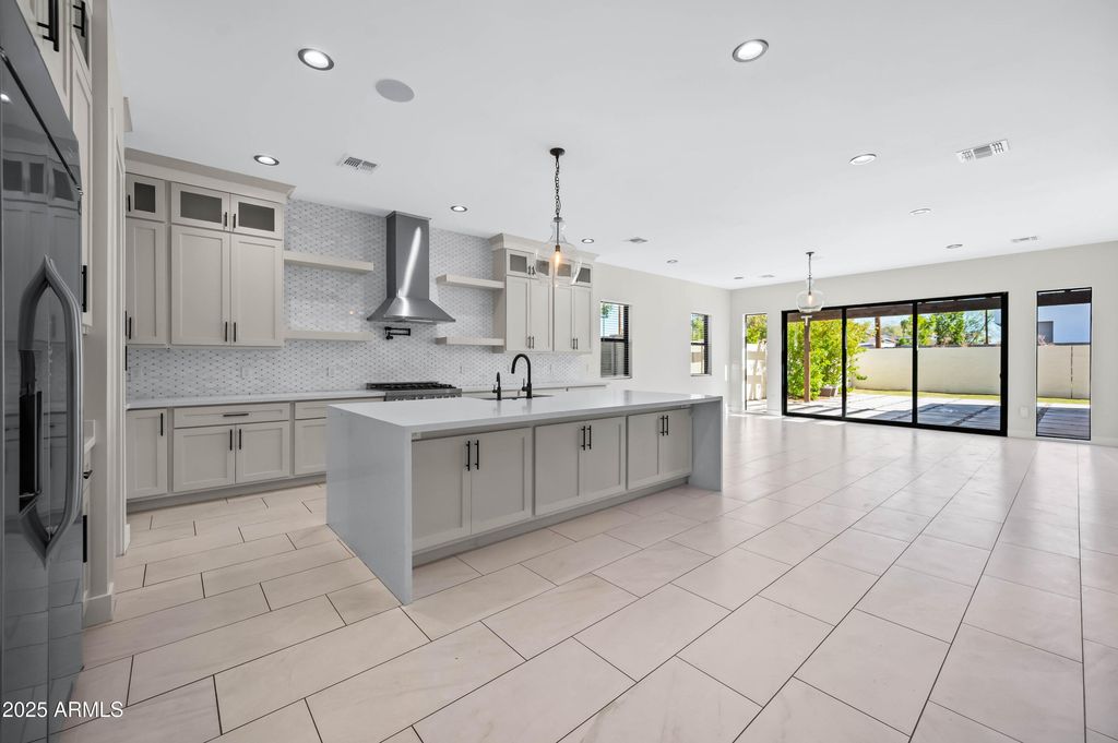 4409 N 32ND Street, Phoenix, AZ 85018 — photo 2