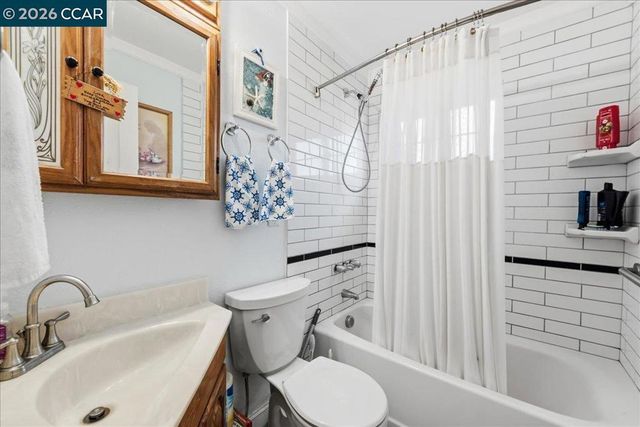 5833 Singing Hills Ave, Livermore, CA 94551