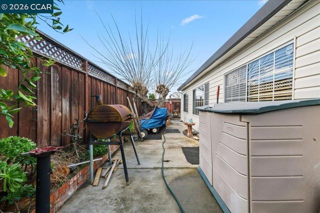 5833 Singing Hills Ave, Livermore, CA 94551