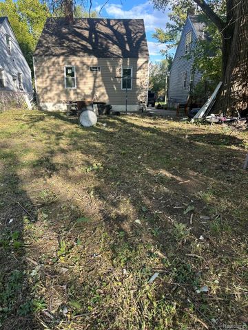 7407 Auburn Street, Detroit, MI 48228