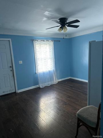 7407 Auburn Street, Detroit, MI 48228