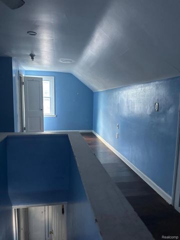 7407 Auburn Street, Detroit, MI 48228