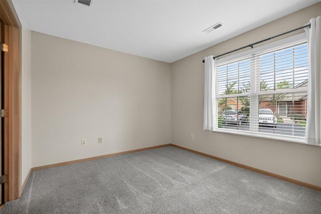 2405 Sportsman Drive, Grove City, OH 43123