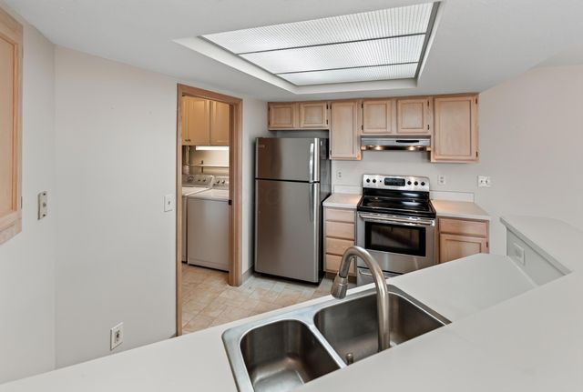 2405 Sportsman Drive, Grove City, OH 43123