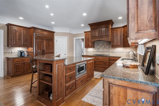 217 Middle Quarter Ln, Henrico, VA 23238
