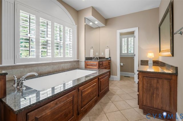 217 Middle Quarter Ln, Henrico, VA 23238