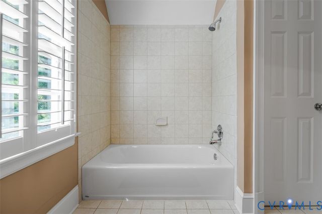 217 Middle Quarter Ln, Henrico, VA 23238