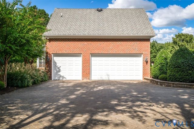 217 Middle Quarter Ln, Henrico, VA 23238