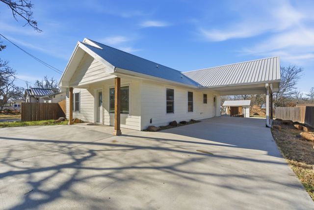 306 Dale Avenue, Stephenville, TX 76401