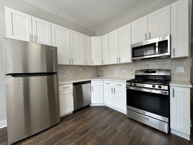 952 N Rockwell Street 1, Chicago, IL 60622