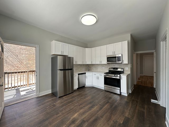 952 N Rockwell Street 1, Chicago, IL 60622