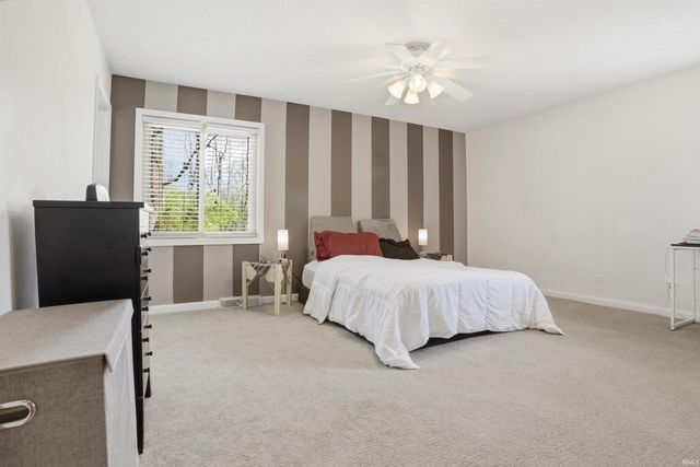 5122 Woodridge Drive, Newburgh, IN 47630