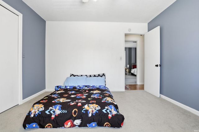 5122 Woodridge Drive, Newburgh, IN 47630