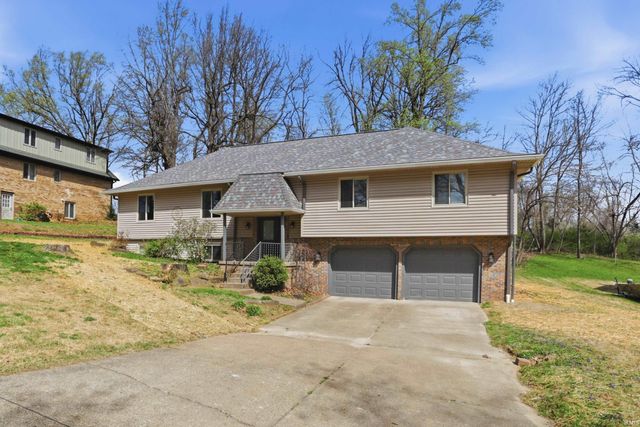 5122 Woodridge Drive, Newburgh, IN 47630