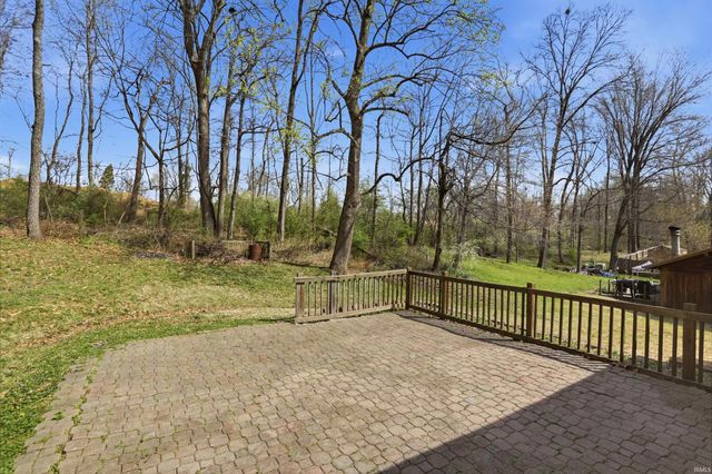 5122 Woodridge Drive, Newburgh, IN 47630