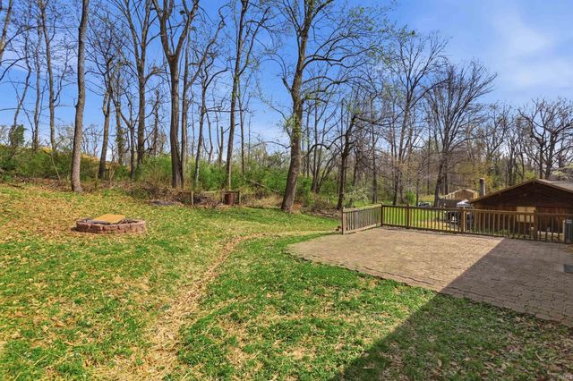 5122 Woodridge Drive, Newburgh, IN 47630