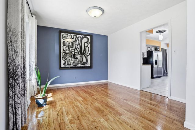 5122 Woodridge Drive, Newburgh, IN 47630