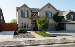 2027 W Babcock, Visalia, CA 93291