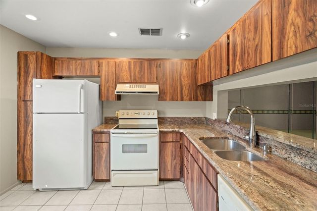 5265 E BAY DRIVE 410, Clearwater, FL 33764