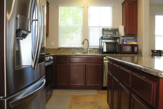 2532 Cottage Pointe Dr, Riverbank, CA 95367