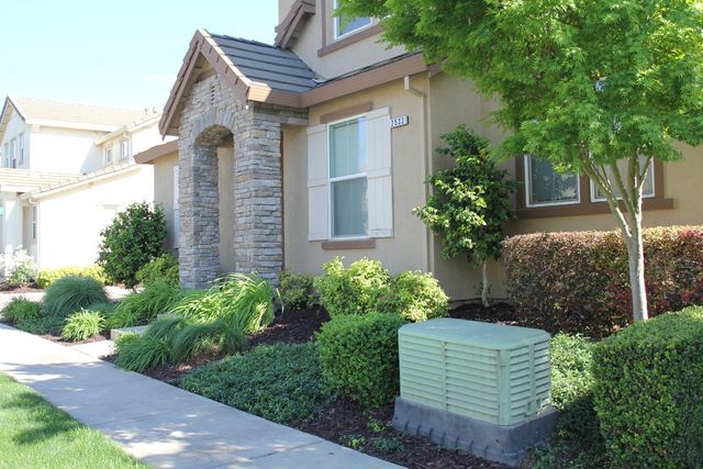 2532 Cottage Pointe Dr, Riverbank, CA 95367