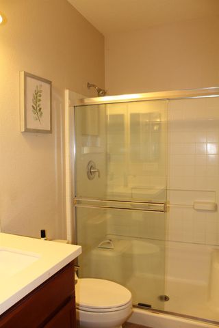 2532 Cottage Pointe Dr, Riverbank, CA 95367