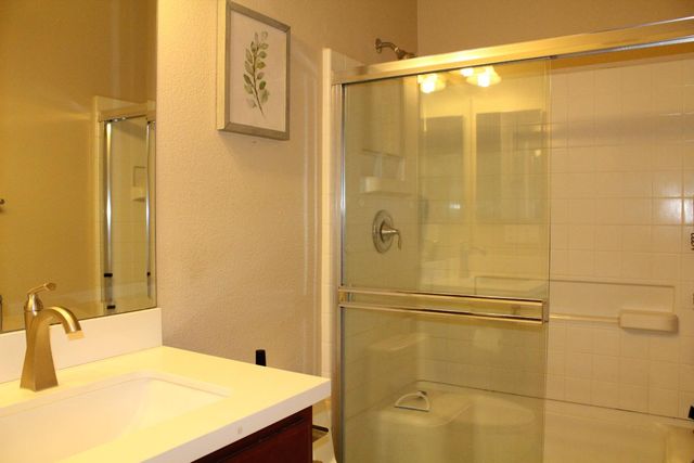 2532 Cottage Pointe Dr, Riverbank, CA 95367