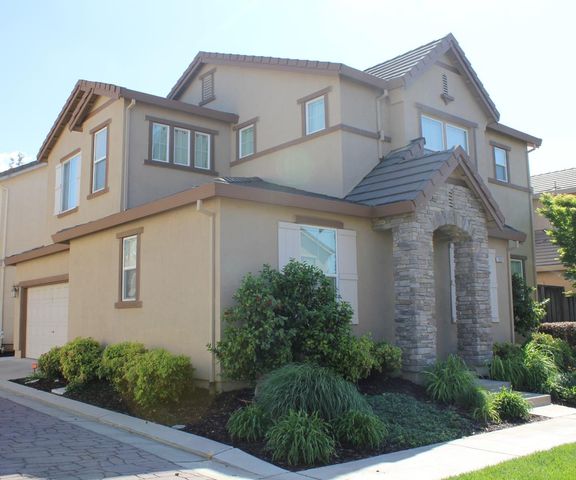 2532 Cottage Pointe Dr, Riverbank, CA 95367