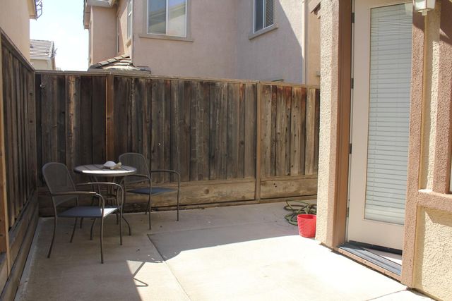 2532 Cottage Pointe Dr, Riverbank, CA 95367