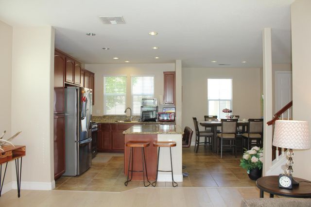 2532 Cottage Pointe Dr, Riverbank, CA 95367