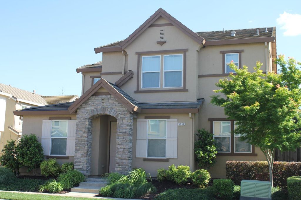 2532 Cottage Pointe Dr, Riverbank, CA 95367